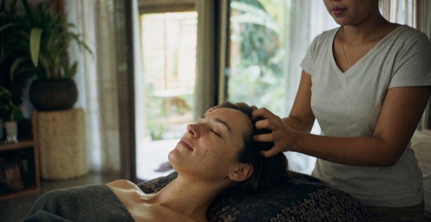 Why a professional head massage Bali is the cure for island heat